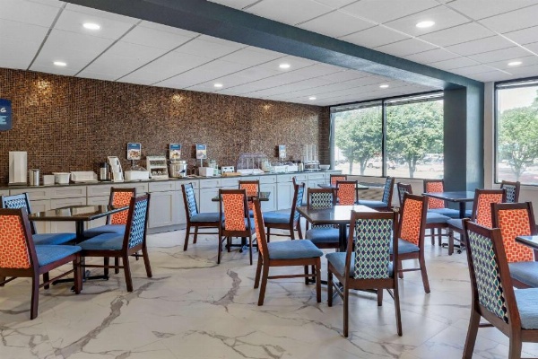 Clarion Pointe Raleigh Midtown image 26